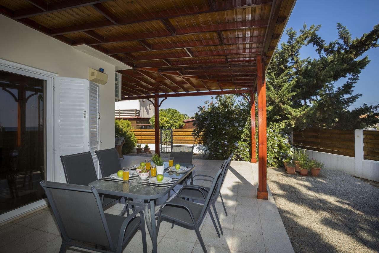 Larnaca Villa Marina Meneou Esterno foto