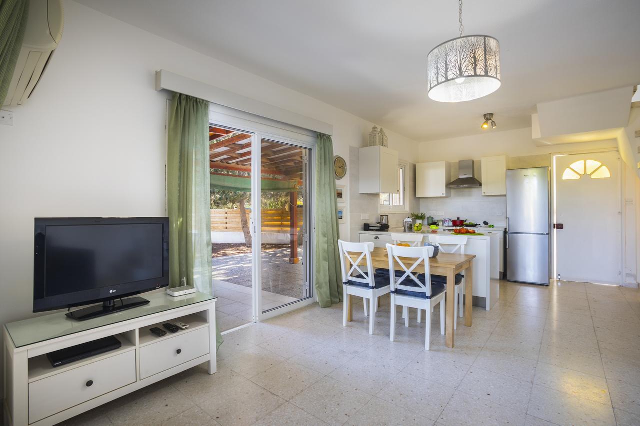 Larnaca Villa Marina Meneou Esterno foto
