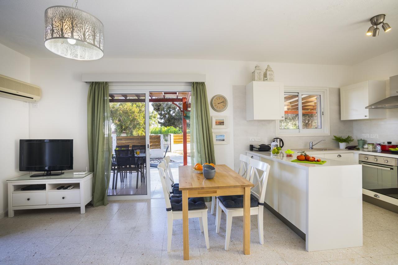 Larnaca Villa Marina Meneou Esterno foto